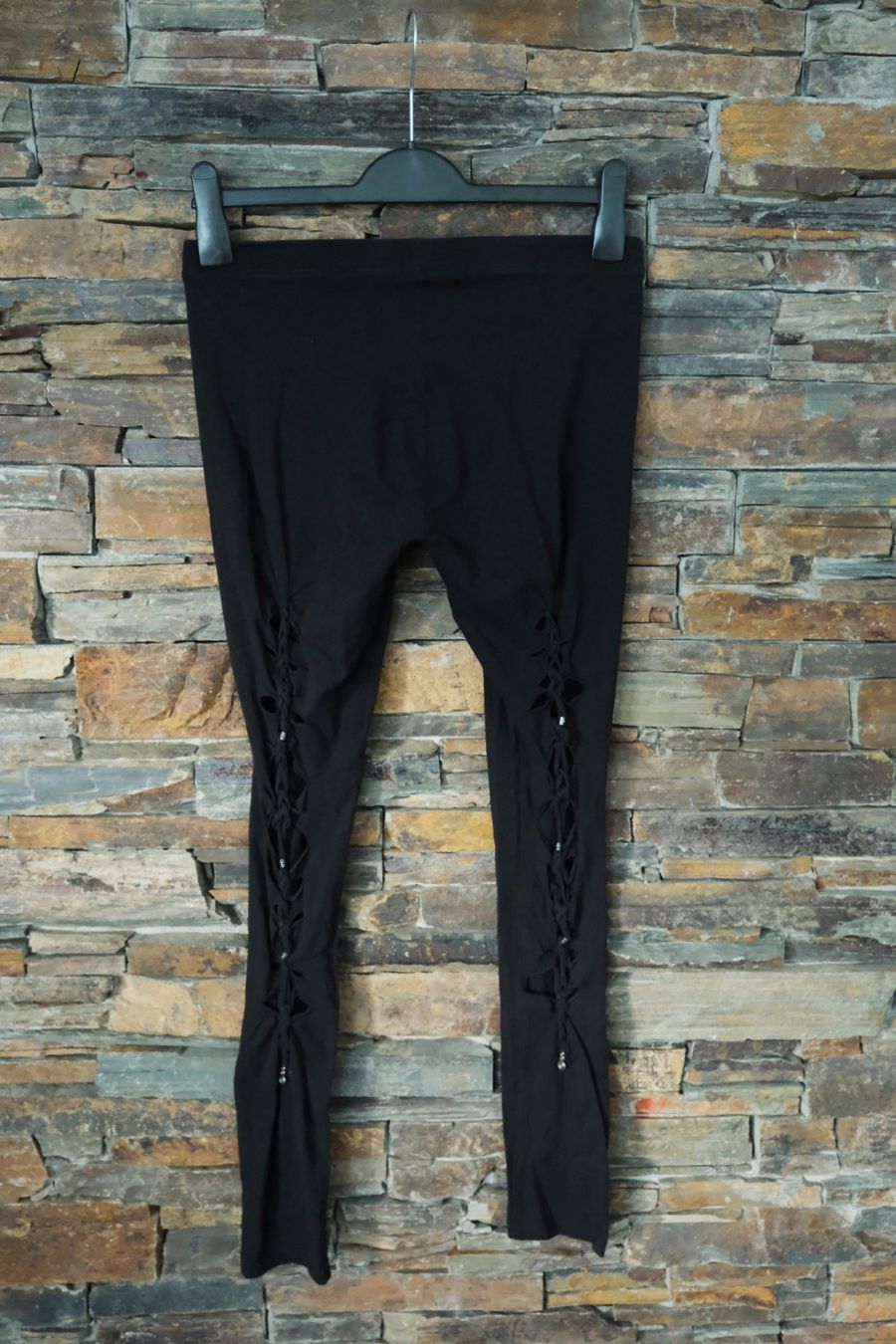 Leggings: Leggins Cut Out mit Perlen Gr. M Damen – Usato da Winkel venduto da man_2qfr 2