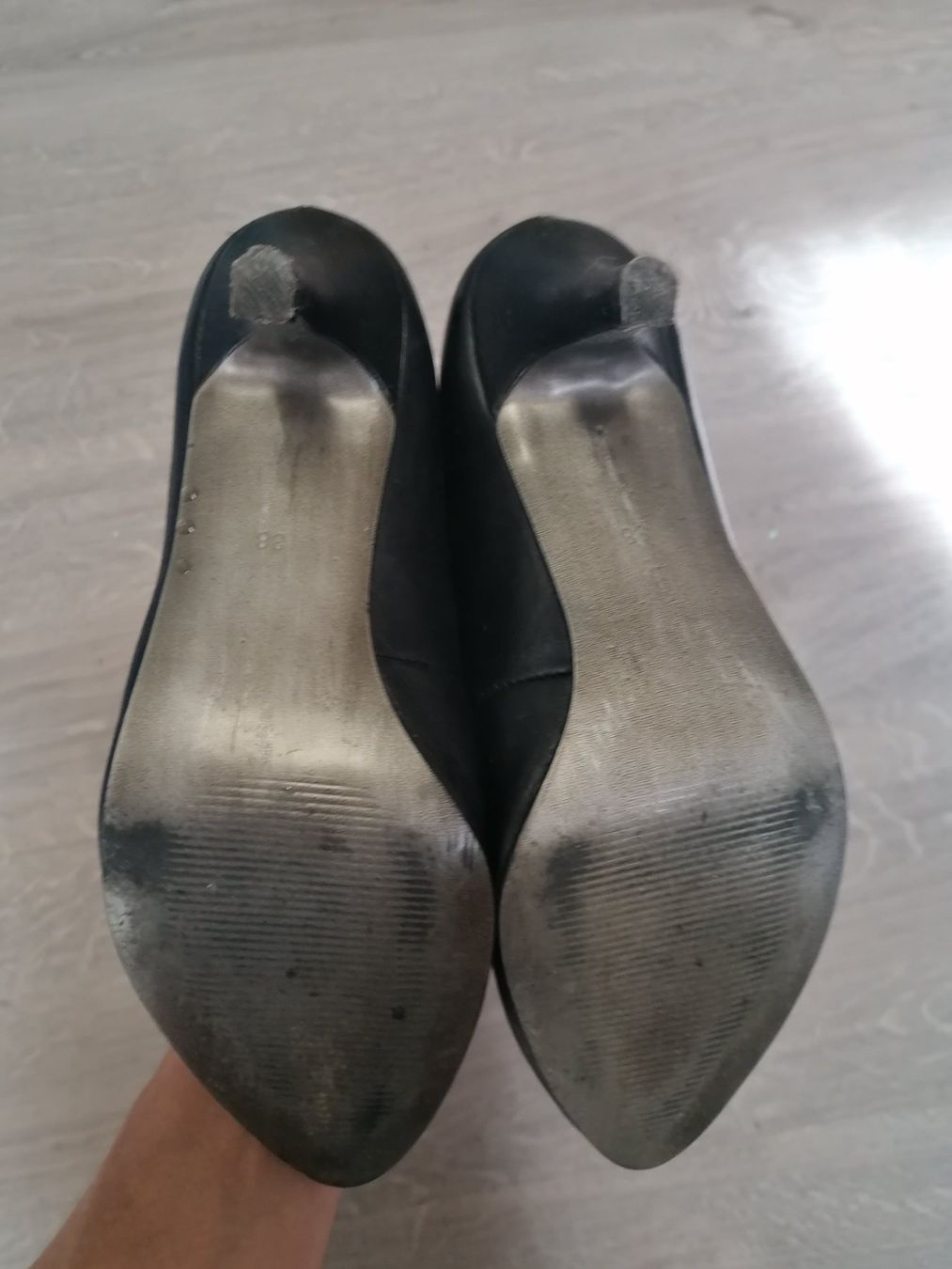 Chaussures femmes: schwarze Absatzschuhe von Pier One , Gr. 38 – D'occasion à Thalwil par myandine 2