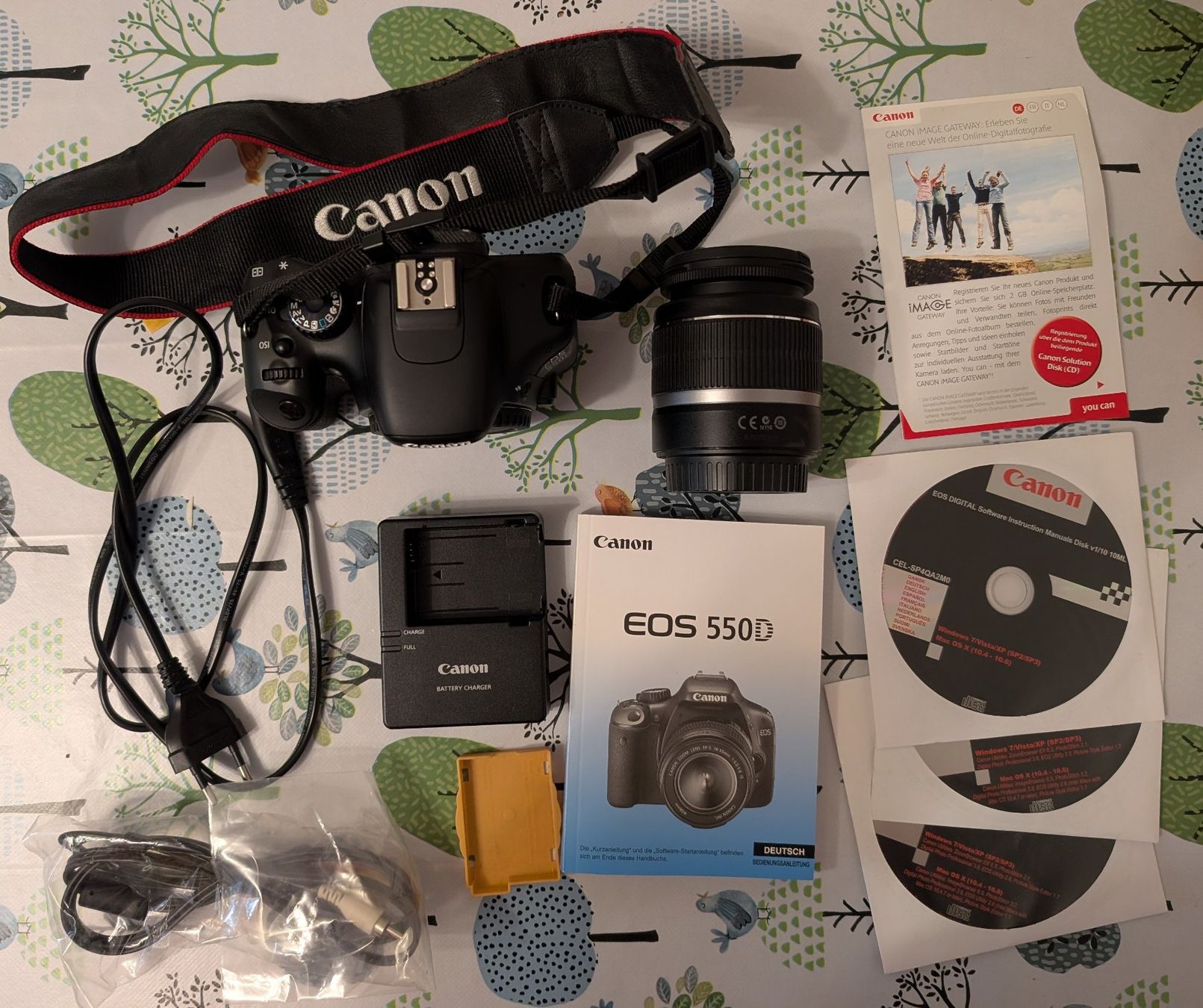 Canon Appareil photo: Canon EOS 550D + EF-S 18-55 IS – D'occasion à Riehen par fab_972b