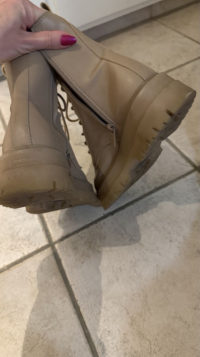 Stradivarius Damenschuhe: STRADIVARIUS CHUNKY BOOTS BEIGE BIKER BOOTS GR.39 – Gebraucht aus Thalwil von olh_7cpg 6