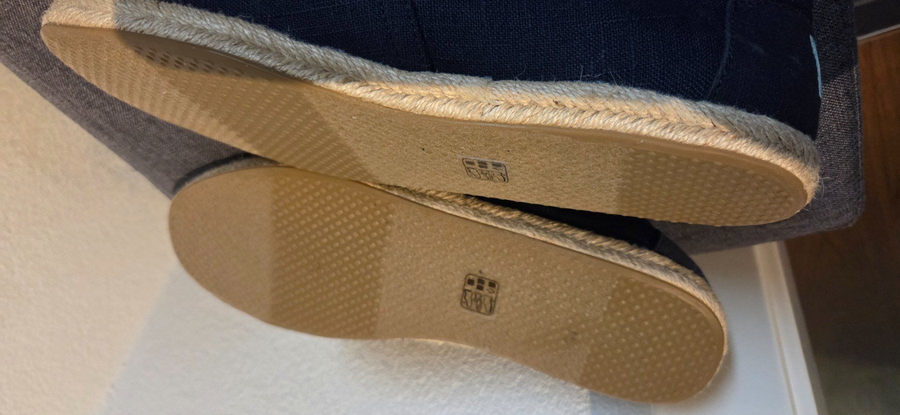 Scarpe da uomo: ZZZ: Stoffschuh Grösse 43.5 – Nuovo (secondo la descrizione) da Bremgarten b. Bern venduto da Marge7979 5