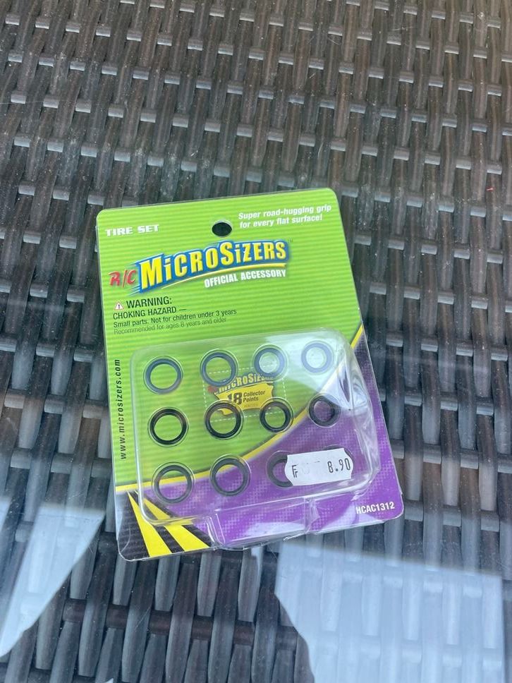 Modellismo RC: R/C Microsizers NEU Tire Set – Nuovo e nell'imballaggio originale da Bergdietikon venduto da antovale