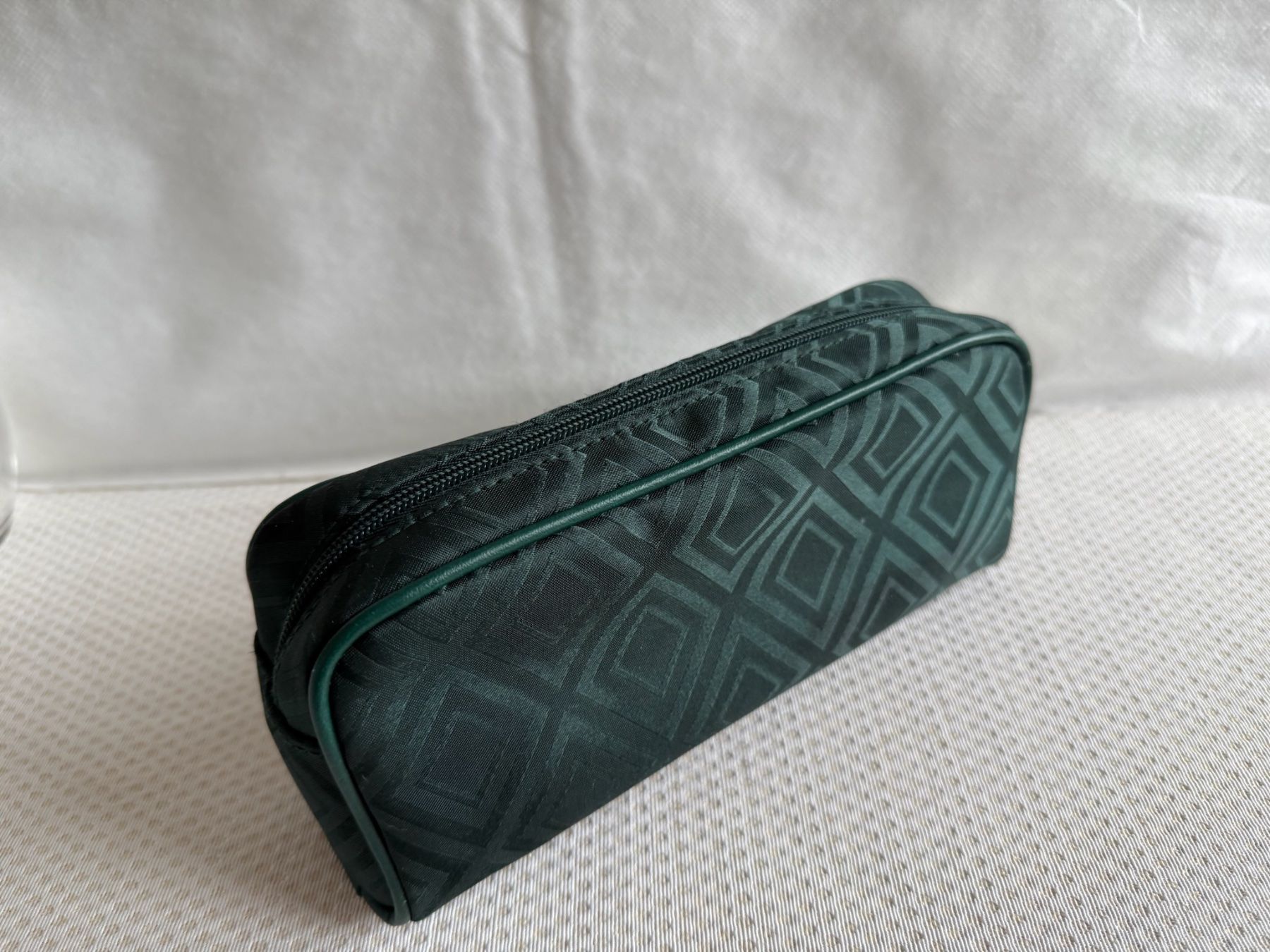 Estée Lauder Custodie per cosmetici: Estée Lauder - Trousse de maquillage – Usato da Sion venduto da accroshoes 2