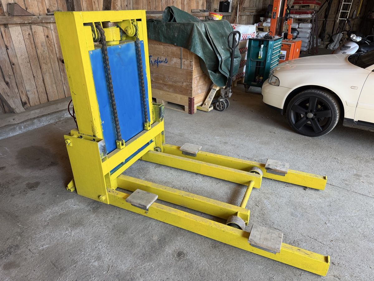 Piattaforme elevatrici & Crick: Autolift – Usato da Oppligen venduto da Aenschu06
