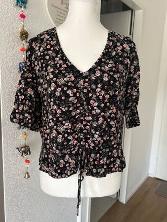 Kurzarm Shirt schwarz mit Muster von Glockhouse Gr. 40