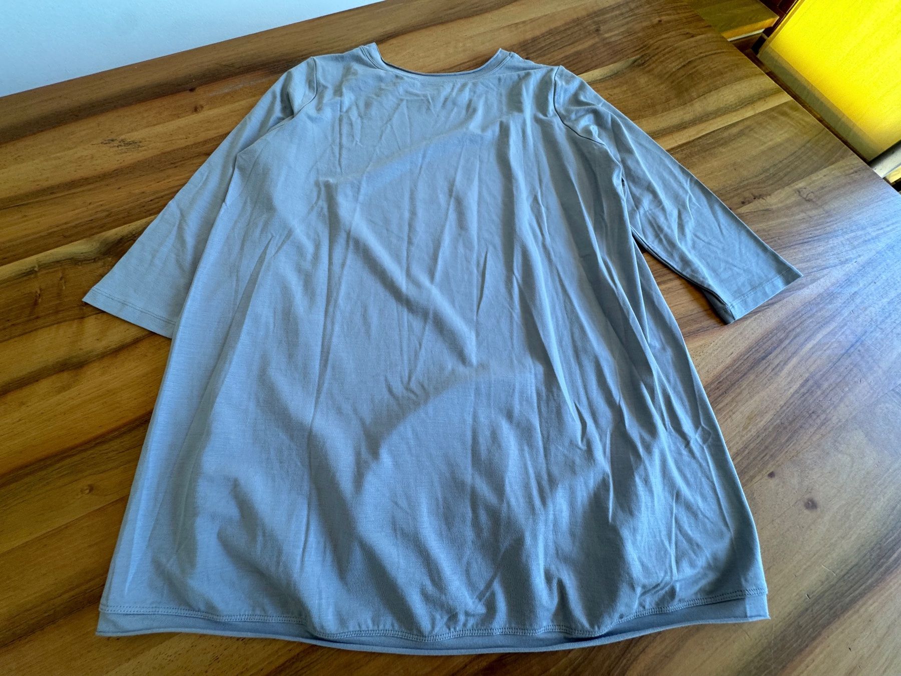 T-shirt: FFC silbernes Seidenshirt Traumstück Grösse M – Nuovo (secondo la descrizione) da Meiringen venduto da tonicandgin 4