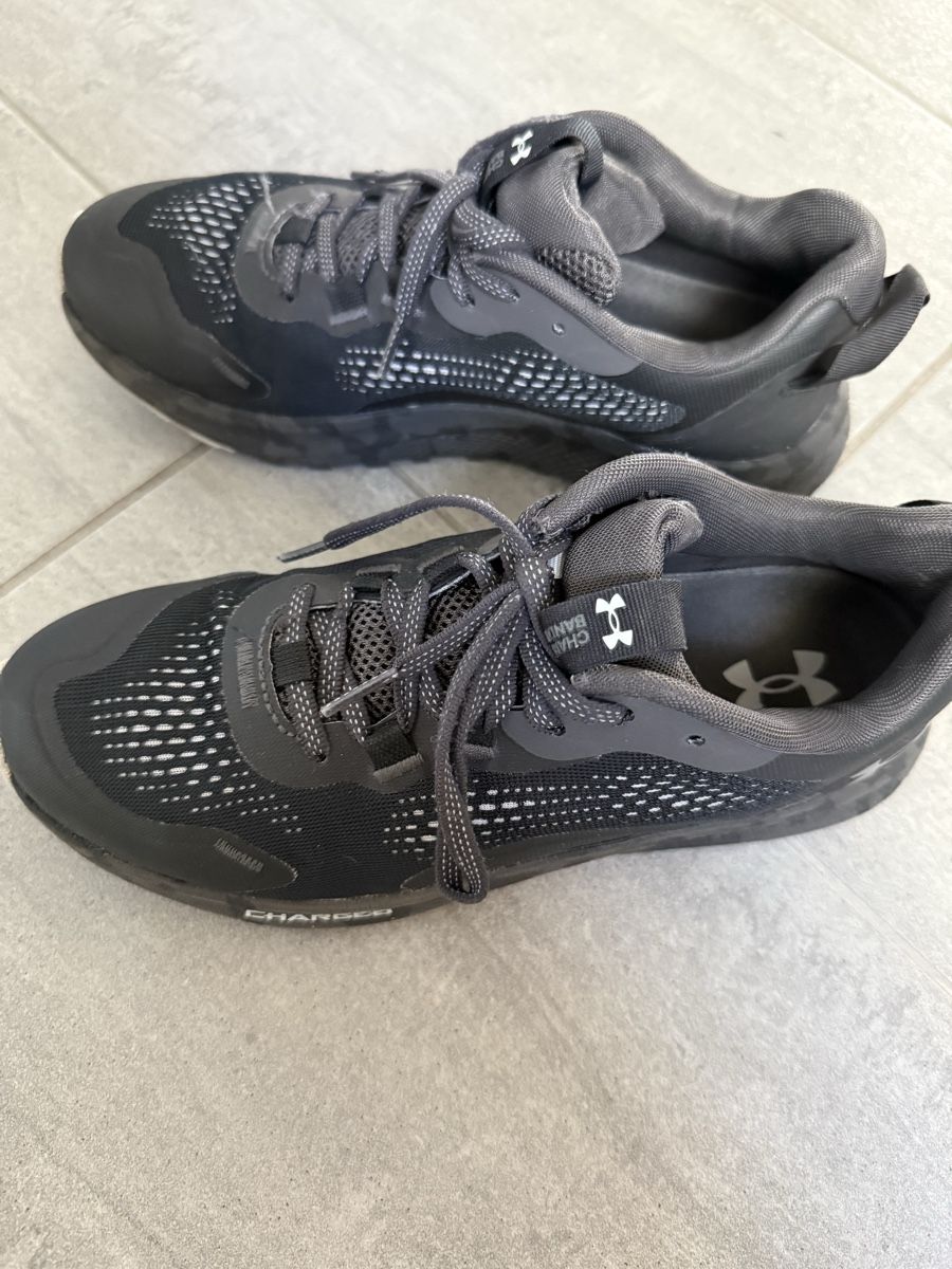Under Armour Chaussures femmes: UNDER ARMOUR Sport Schuhe Gr. 37.5 – D'occasion à Buchs ZH par KittyInStyle 2