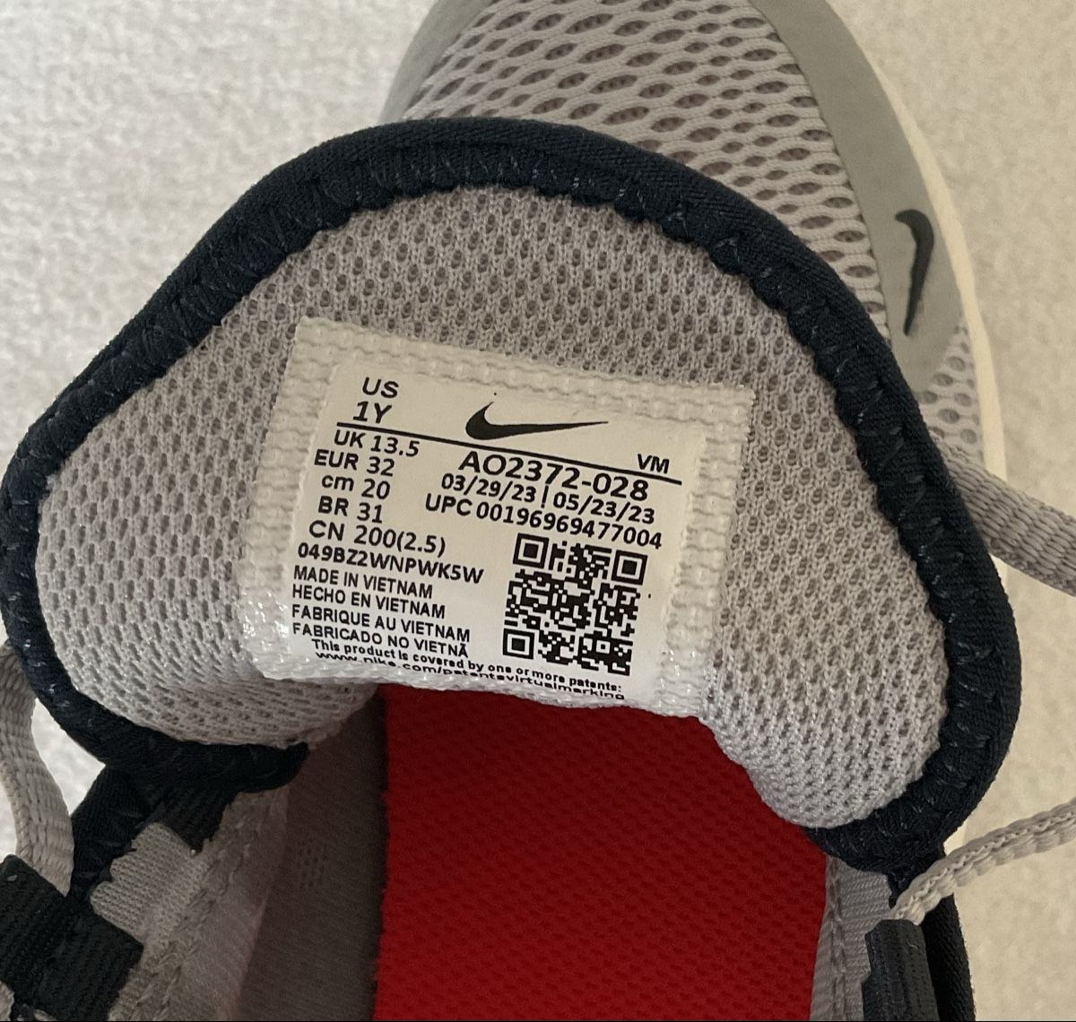 Nike Scarpe per ragazzi: Nike Air 270 baskets - pointure EUR 32 – Nuovo e nell'imballaggio originale da Corseaux venduto da Mililaforet75 5