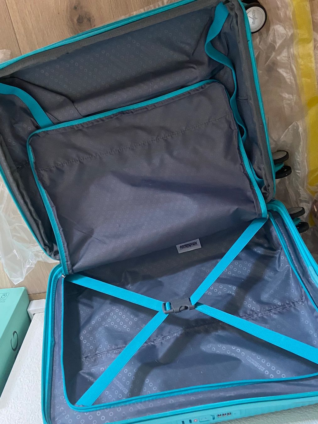 Valises de voyage: Koffer – D'occasion à Obfelden par dor_vyk6 6