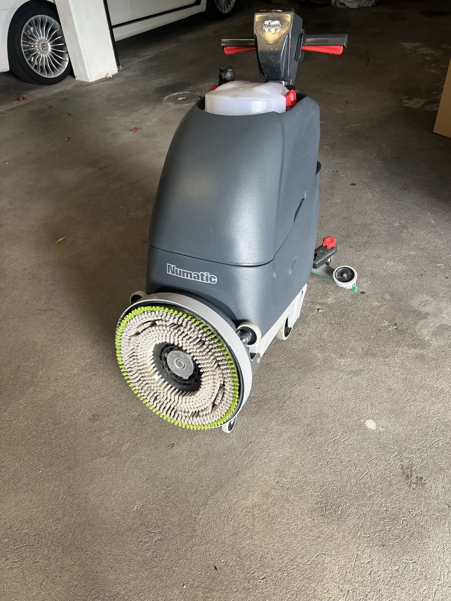 Tutte le macchine: Numatic TBL Scheuersaugmaschine – Usato da Grenchen venduto da daj_d7l2