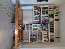 Bücherregal Holz mit weissen Einlegeböden gebraucht
