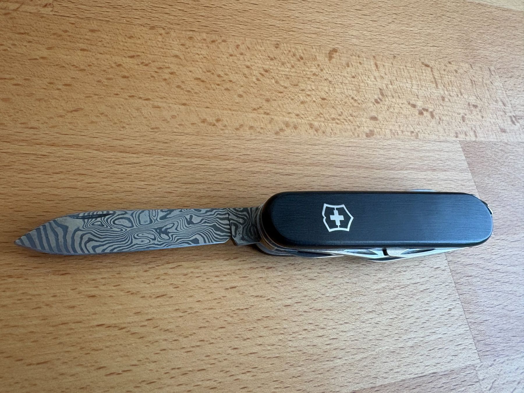 Victorinox Taschenmesser: Seltenes Messer der Damast Limited Serie 2011 – Neu (gemäss Beschreibung) aus Hunzenschwil von Goya6