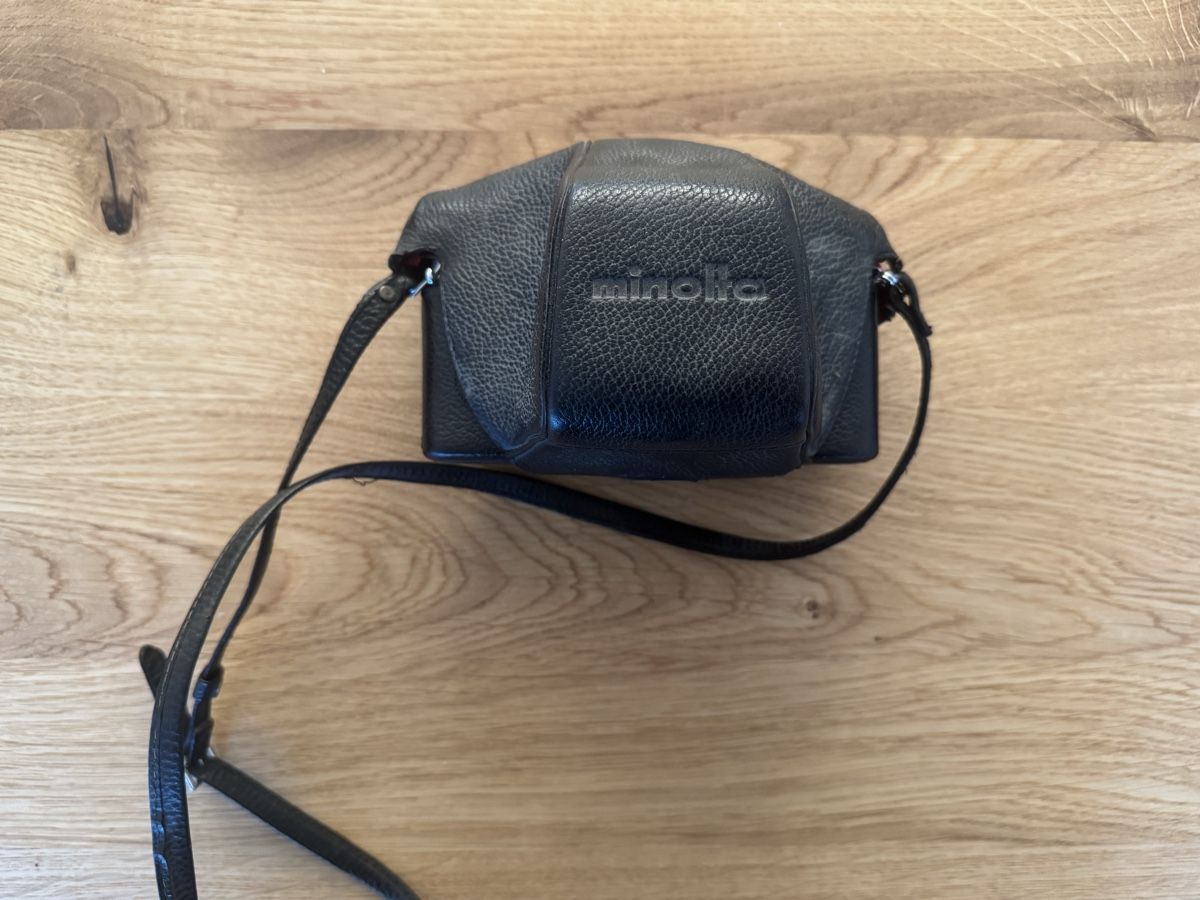 Minolta Fotocamera: Minolta SR-7 Spiegelreflexkamera mit Schutzhülle – Usato da Muttenz venduto da Pokefabi_7 2