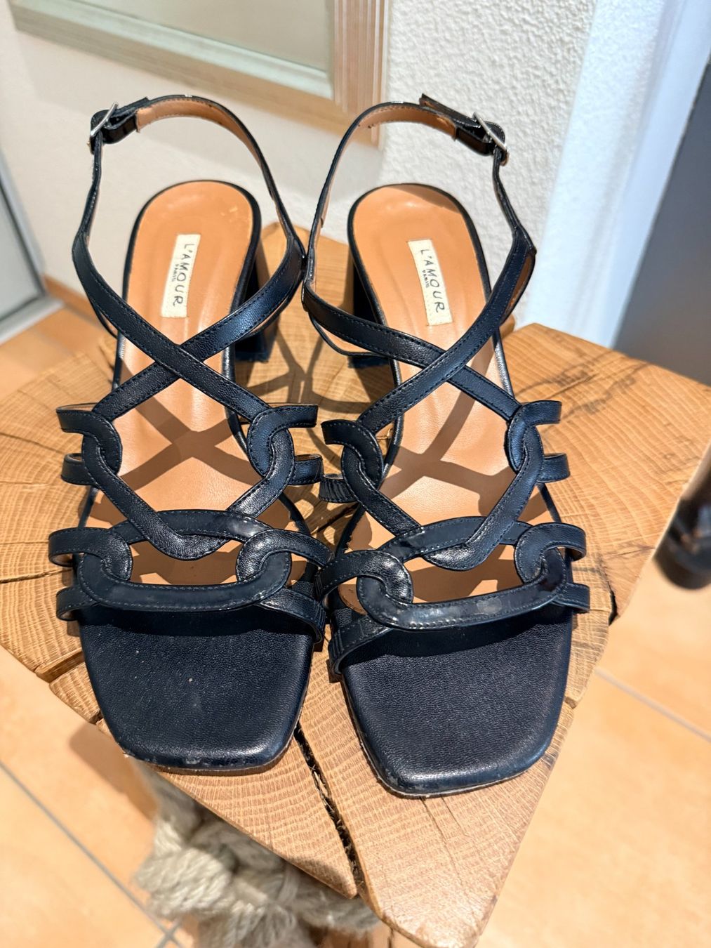 Damenschuhe: Sandalen schwarze 38 L'amour – Gebraucht aus Nuerensdorf von ghi_b7xs 1