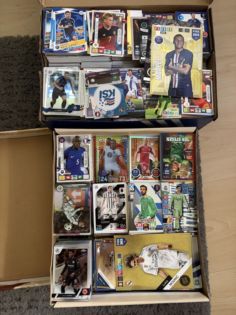 Topps Sammelbilder & Trading cards: 2 Boxen mir Fussballkarten – Gebraucht aus Zollikofen von wen_xv98