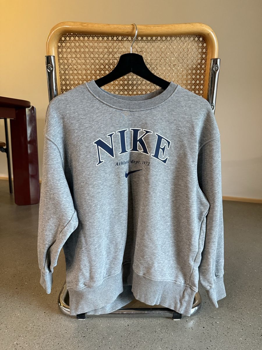 Nike Maglioni & Felpe: Nike Sweatshirt, XS, Grey, Athletic Dept – Usato da Langenthal venduto da vik_v5ml