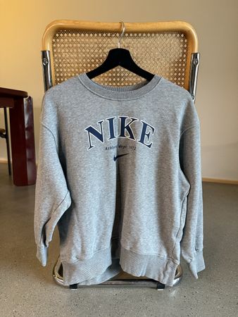 Nike Sweatshirt, XS, Grey, Athletic Dept
