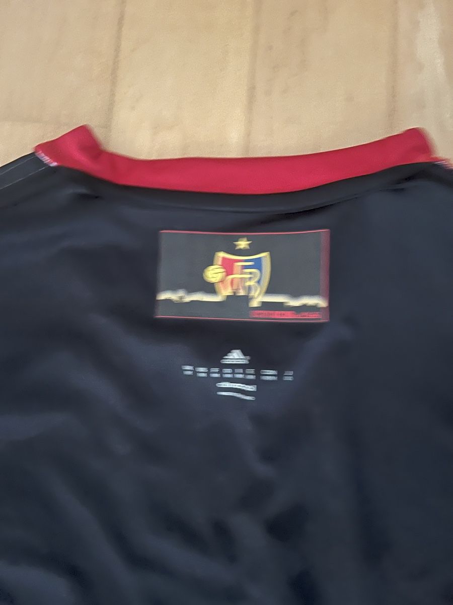 Canottiere & Pantaloni: Fussballtrikot FCBASEL Größe M – Usato da Allschwil venduto da Manolictus 5