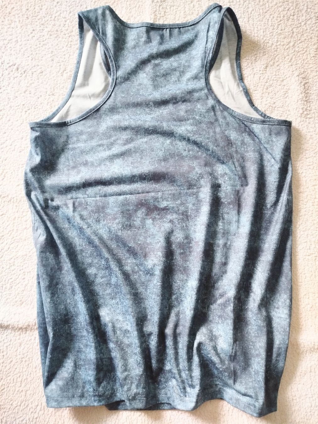 Top: Ärmellose Bluse mit Aufdruck, Größe S  – Nuovo (secondo la descrizione) da Wauwil venduto da Sanczeza 1