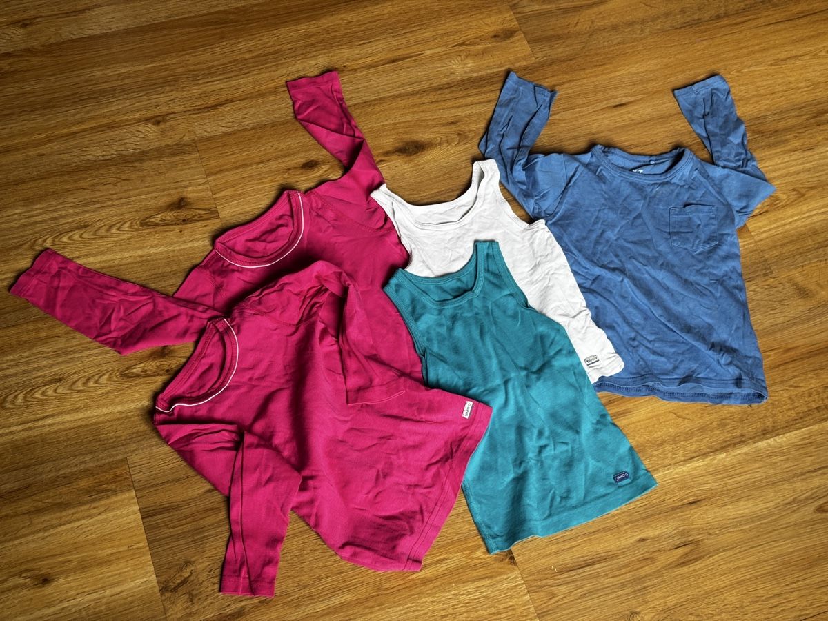 Lotti & Set di vestiti: Kinder Shirts in Grösse 104/110 – Usato da Basel venduto da spassbremse