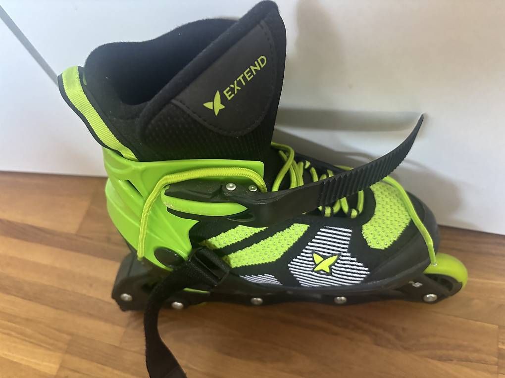 Inline-Skating & Rollschuhe: Inline Skating grösse 37-40 inkl schoner – Gebraucht aus Langendorf von Tbejda 1