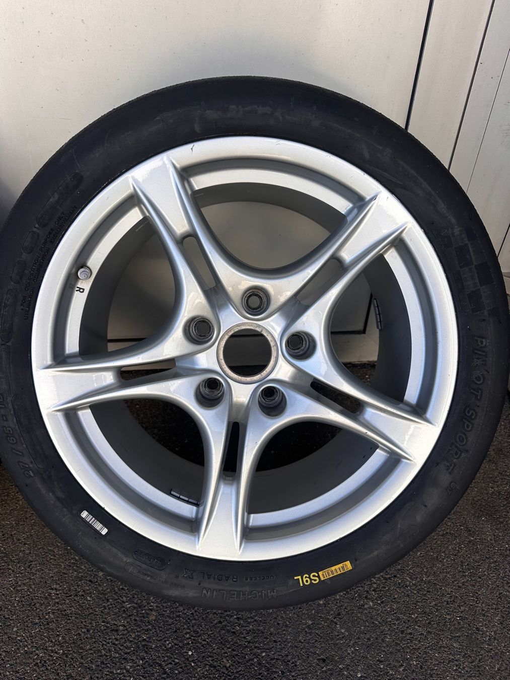 Porsche Pneus & Kompletträder: Porsche Cayman/Boxster 987 Originalfelgen – Gebraucht aus Winterthur von Tiara 4