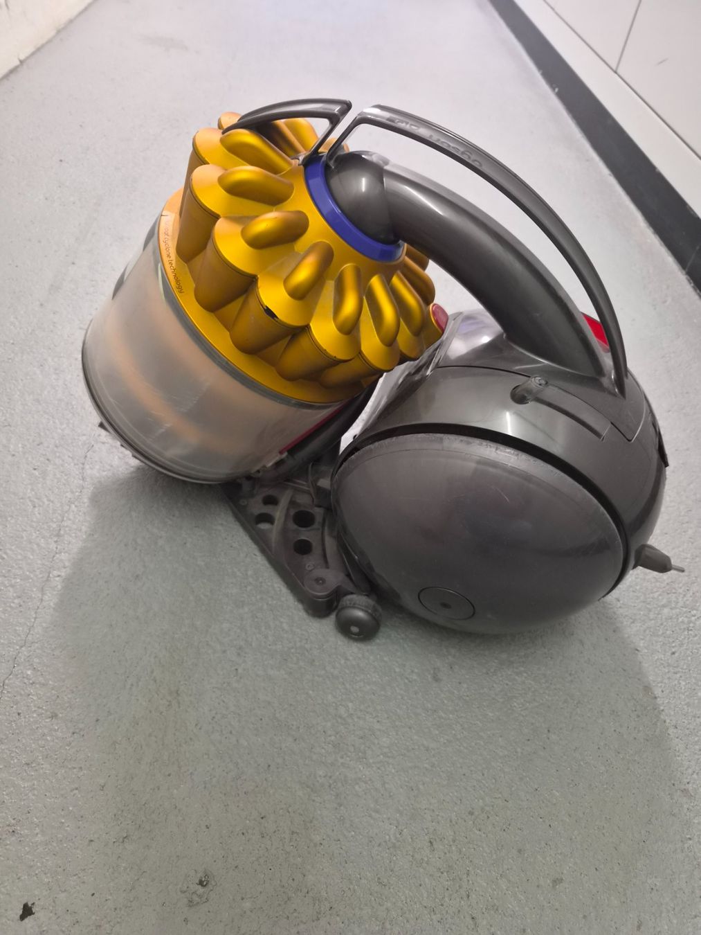 Dyson Staubsauger & Zubehör: Dyson Ball DC 37 Origin plus Staubsauger – Gebraucht aus Domat Ems von tchnesa 4