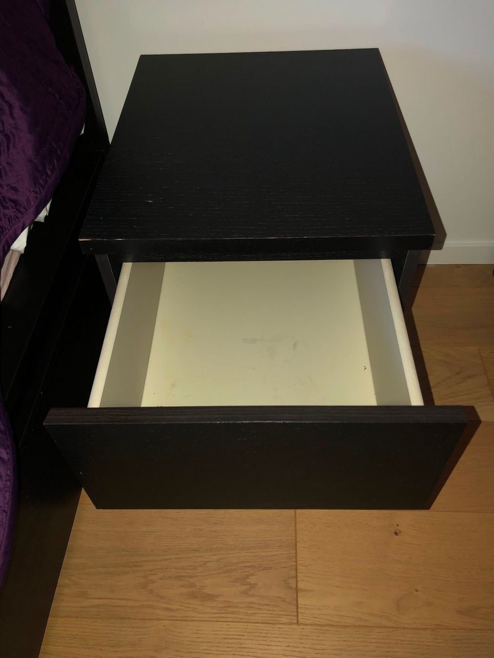 Ikea Tables de nuit: Table de chevet – D'occasion à La Tour-de-Peilz par MatthieuB1 1