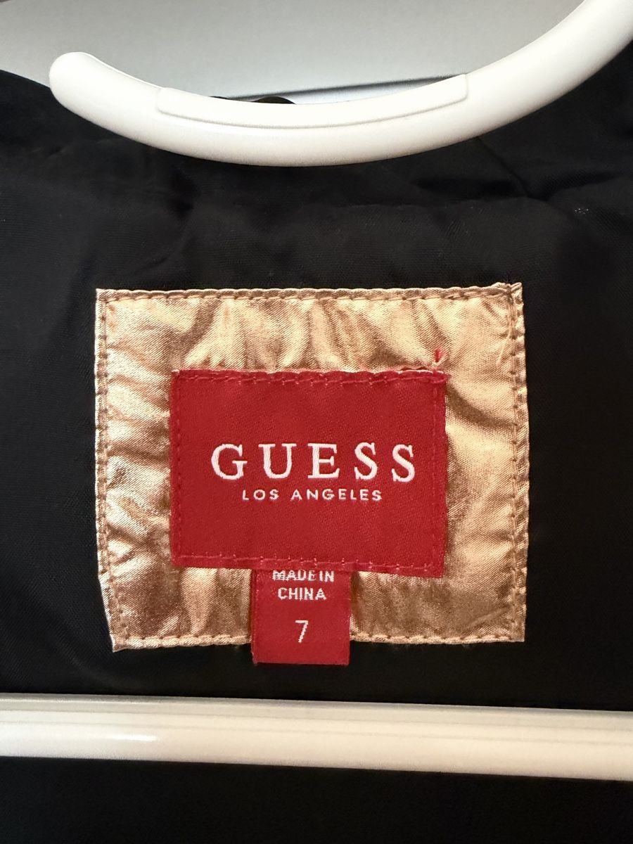 Guess Giacche & Cappotti: Guess Winterjacke Gr. 120 – Usato da Glattpark(Opfikon) venduto da Glatt19 3