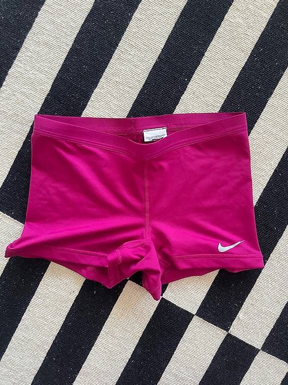 Pantaloni: Nike Sporthosen – Usato da Dübendorf venduto da jjs_t925 2