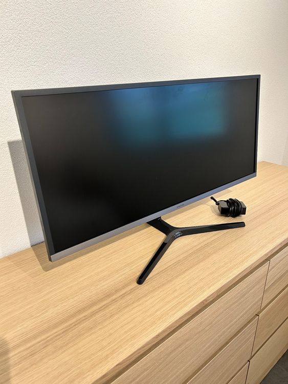 Samsung 34 Zoll Ultrawide Bildschirm S34J550WQU | Kaufen auf Ricardo