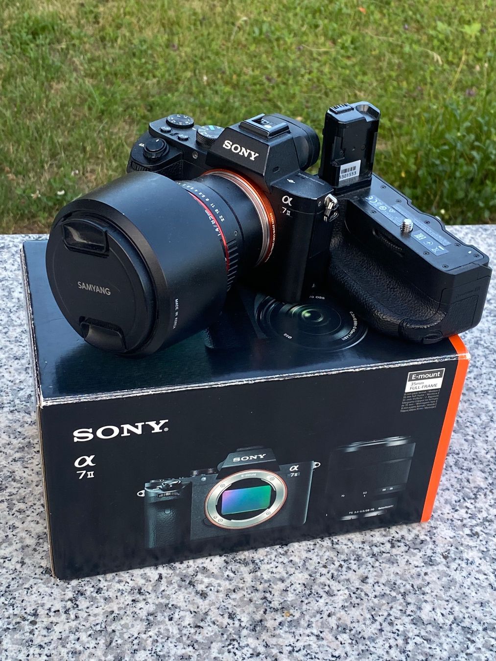 Sony Fotocamera: Sony A7ll et 2x ciné Objectives – Usato da Gisikon venduto da sombenin