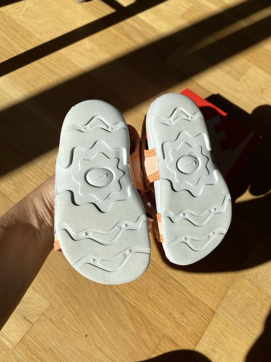 Nike Scarpe per ragazzi: Nike sandals Sunray, size 7 (23-24) – Usato da Zürich venduto da Mariaov 2