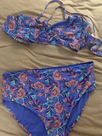 Maillot de bain fleuri, tres peu porté, L/Culotte XL
