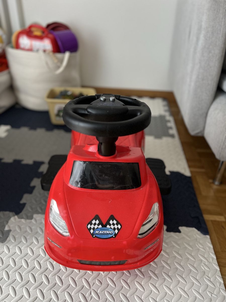 Fahrzeuge für Kinder: Plastic car for toddlers – Gebraucht aus Zollikon von Animis89 1