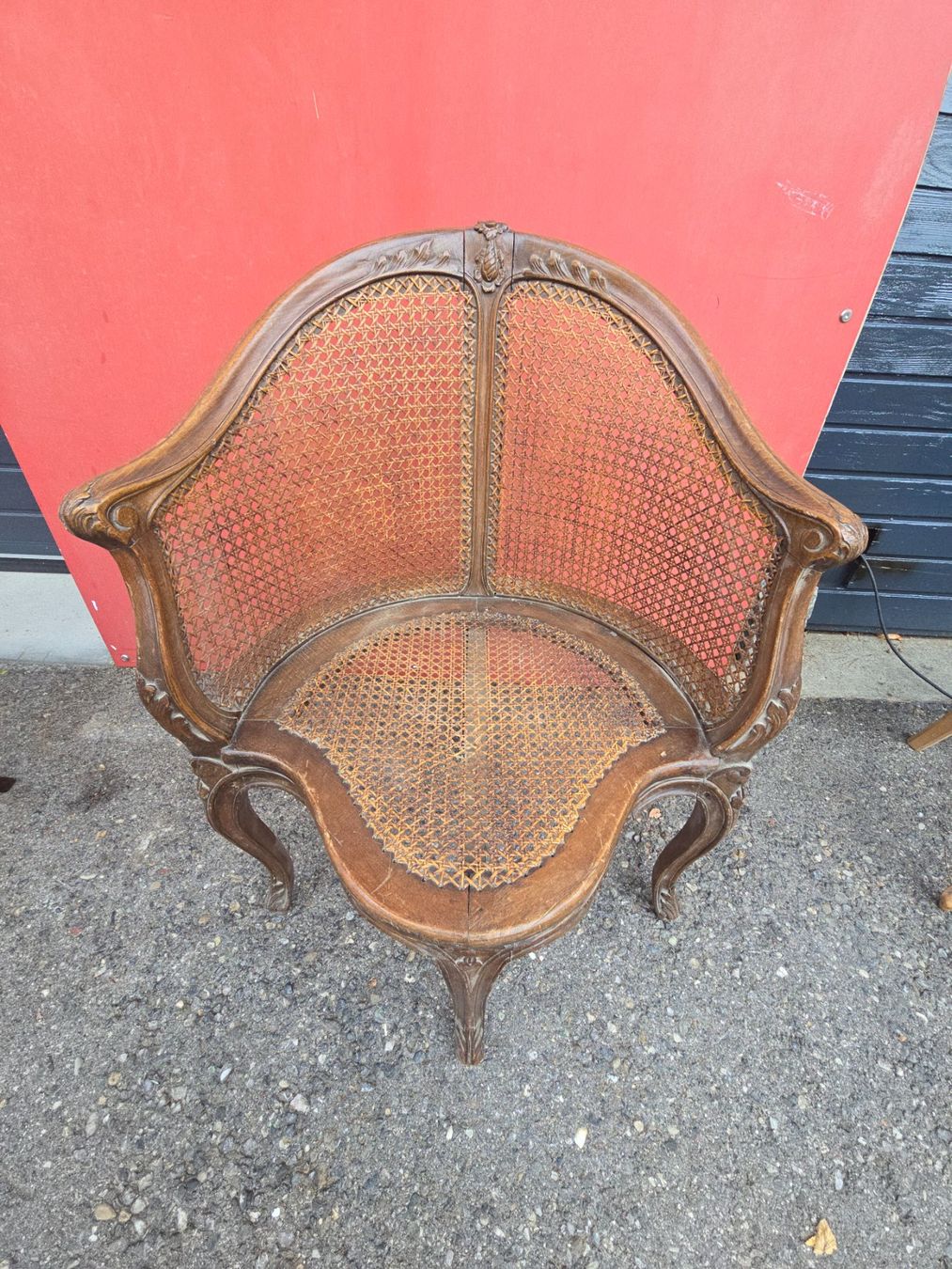 Sedie: Seltener Ecksitz Louis XV – Usato da Luzern venduto da Sainte-Victoire 1