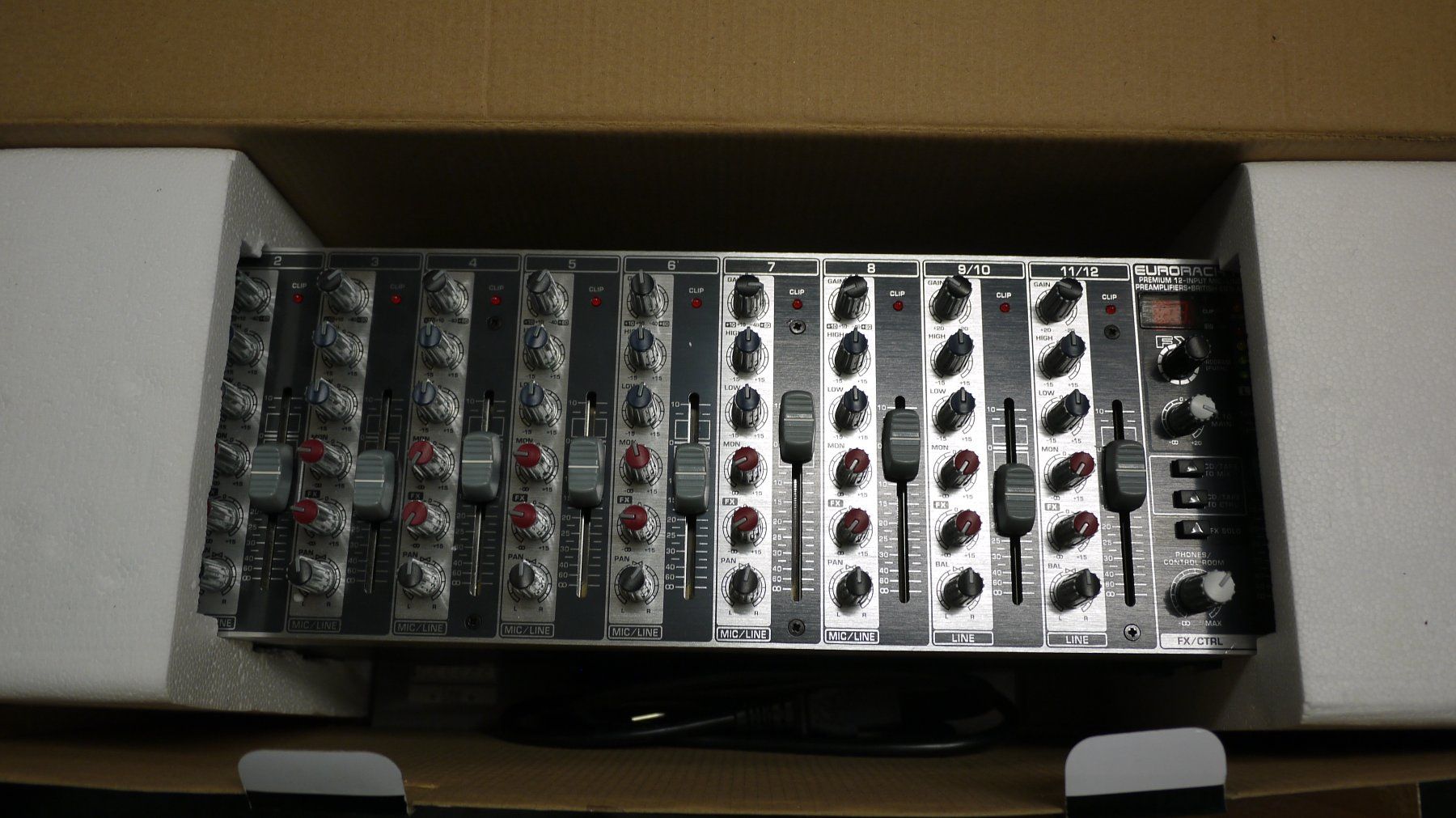 Behringer Console di mixaggio: BEHRINGER RX120FX Eurorack Pro Mischpult Rack – Usato da Kaiserstuhl AG venduto da GTM-Kaiserstuhl 4