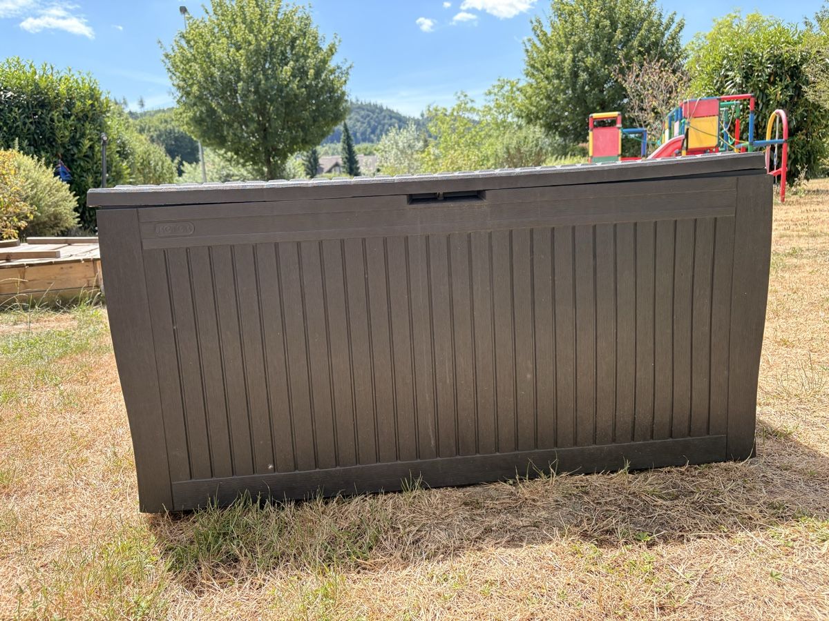 Keter Coffres de rangement: Gartenbox Keter Kunststoff gebrauchter Zustand – D'occasion à Büren an der Aare par RahSte18