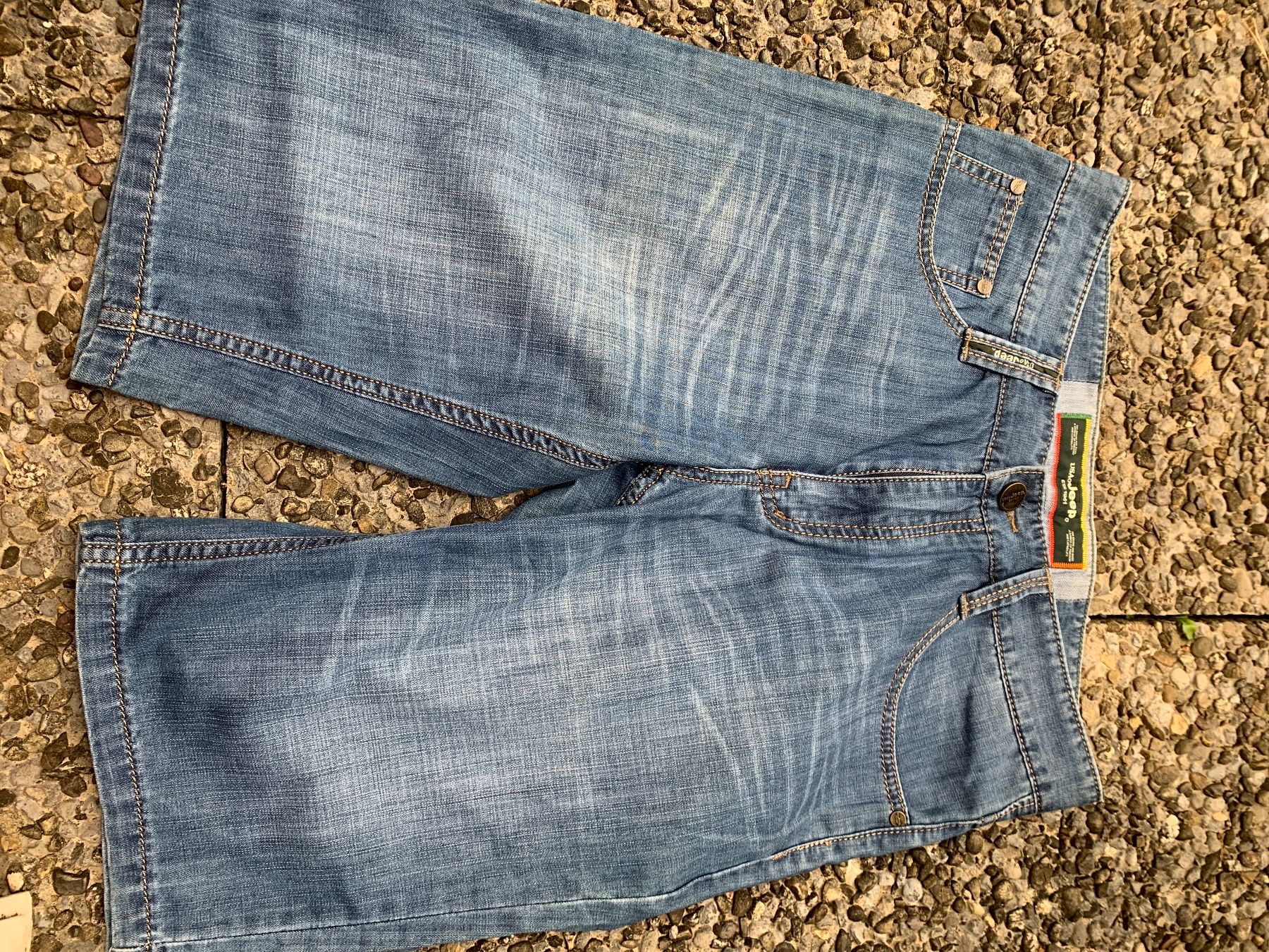Jeans: Jeans Jeep Bermuda Gr. 31 neu – Neu und originalverpackt aus Kaltbrunn von Modern 5