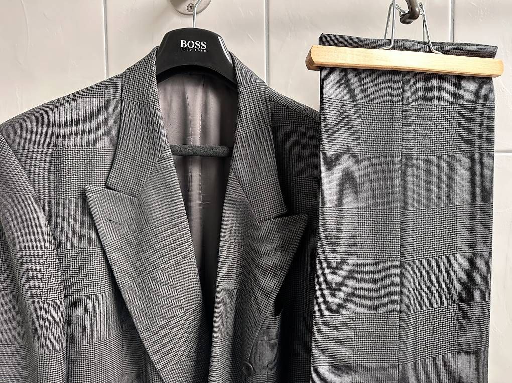 Completi, tute sportive e funzionali: Hugo Boss Anzug Grösse 106 – Usato da Teufen AR venduto da mag_l96j 3