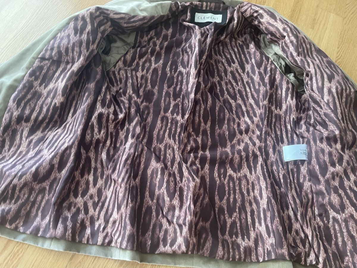 Jacken: Blazer/ Clement Veloursblazer Grösse 40 EU beige – Gebraucht aus Rüschlikon von Lajniii 2