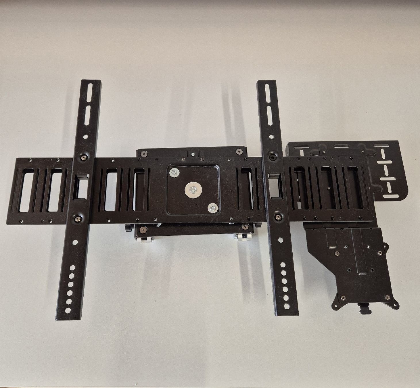 Ergotron Supporti a parete: Ergotron Screen/TV Wandhalterung – Usato da Neuenkirch venduto da Saedu