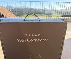 Tesla Wall Connector Type 2 + Organizer 2.0 + Glas-Cover rot