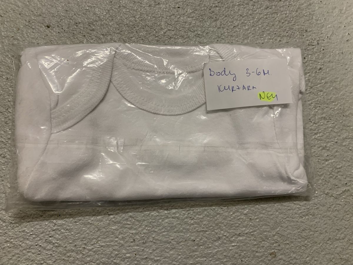 Unterwäsche: Body Baumwolle kurzarm 3 Monate NEU – Neu und originalverpackt aus Ostermundigen von des_t9vv