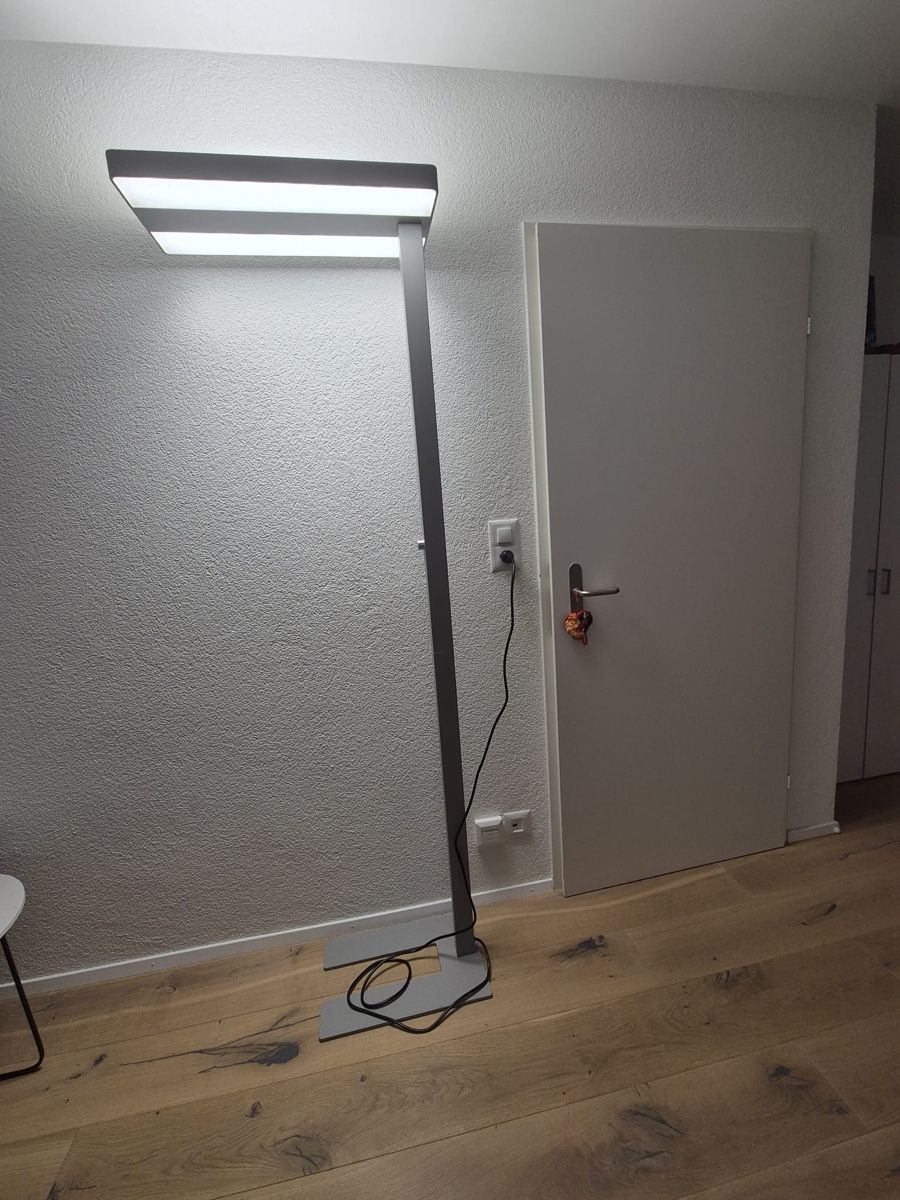 Lampes: LED Stehlampe Dimmbar – Neuf (Voir description) à Fehraltorf par mus_6xcy