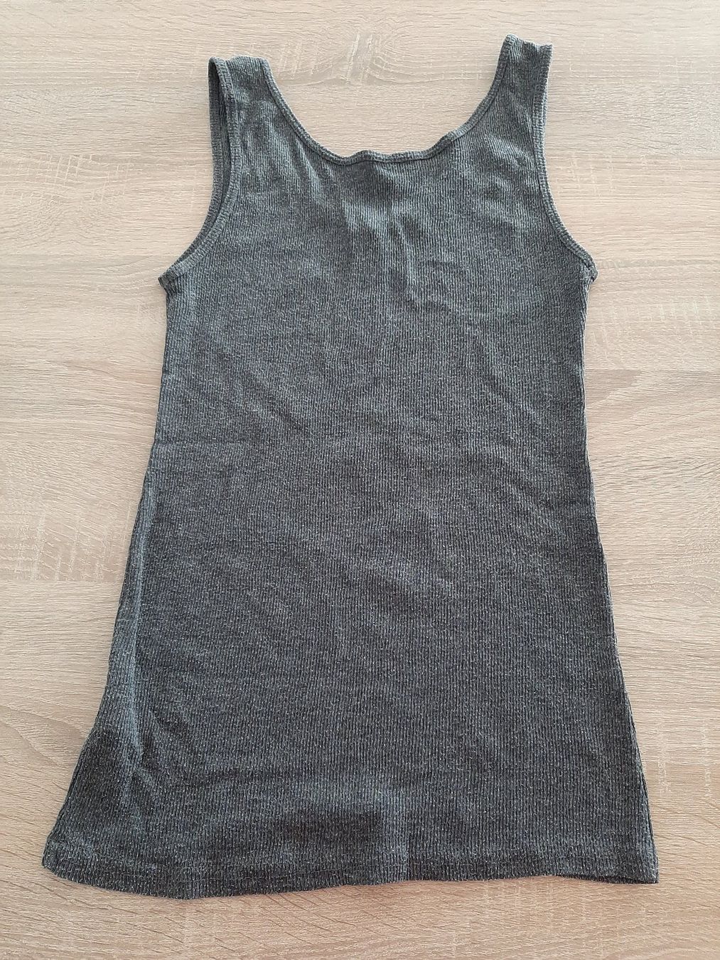 Tops: Tanktop mittelgrau, klein geschnitten, ca. Gr. S – Gebraucht aus Menziken von Rien1 5