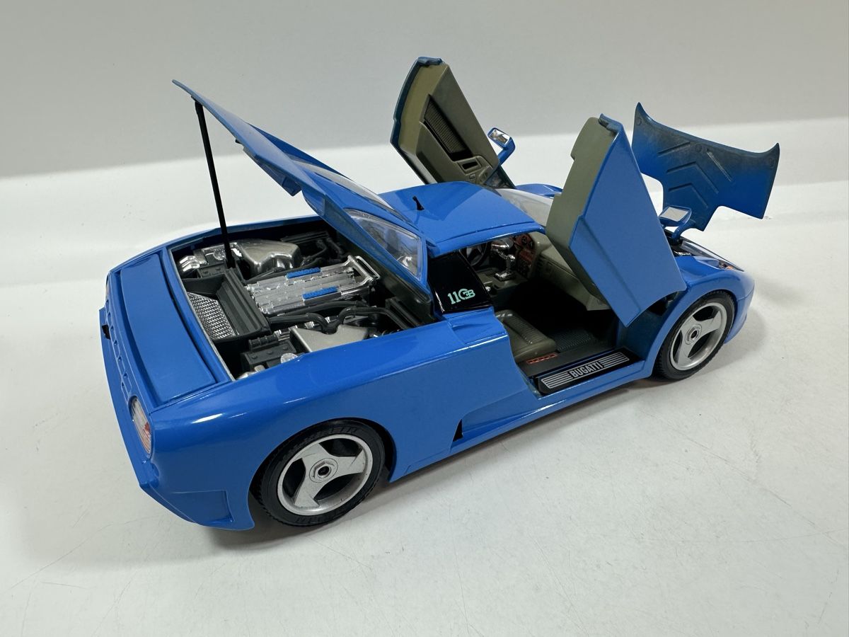 Bburago Modellini d'auto: Bugatti EB110 1:18, blau, BBURAGO – Usato da Zofingen venduto da rf9_x2xt 5