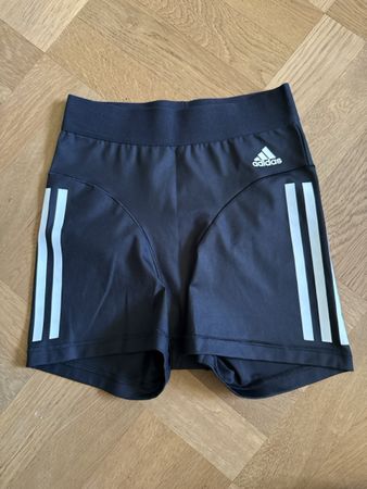 Adidas Hotpants / Sport Shorts Schwarz Gr. XS wie Neu