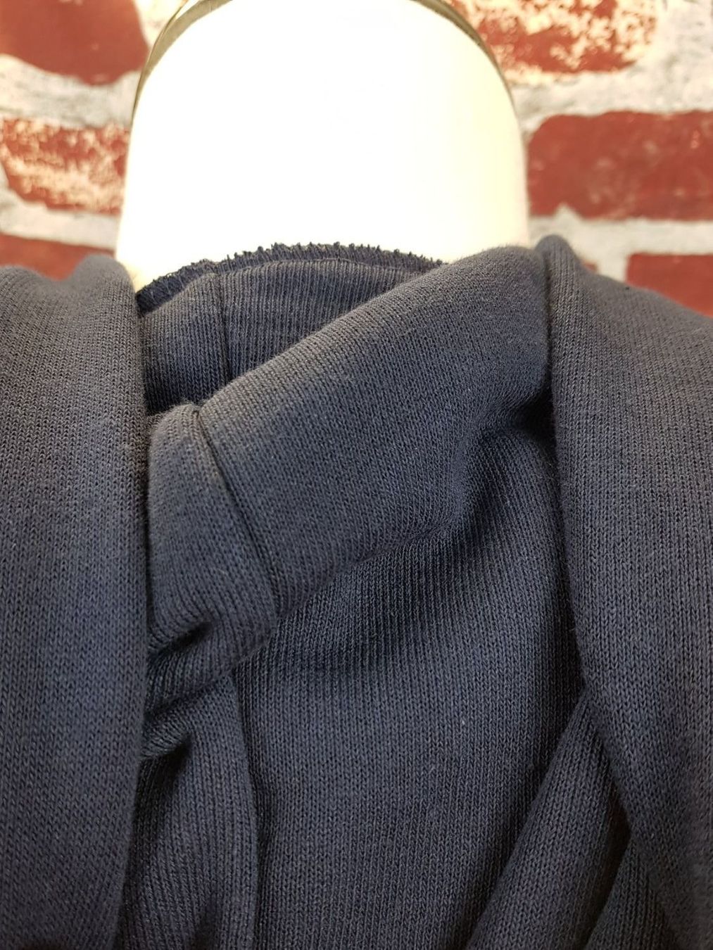 Maglioni & Felpe: Kapuzenpullover dunkelblau warm Gr. M – Nuovo e nell'imballaggio originale da Seuzach venduto da VT-Collections1 5