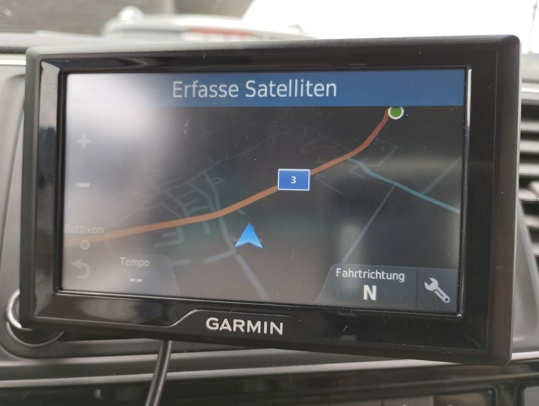 Garmin Navigation: GARMIN Navigationsgerät mit Anschluss und Halter – D'occasion à Schübelbach par Restwert_Schubelbach 4